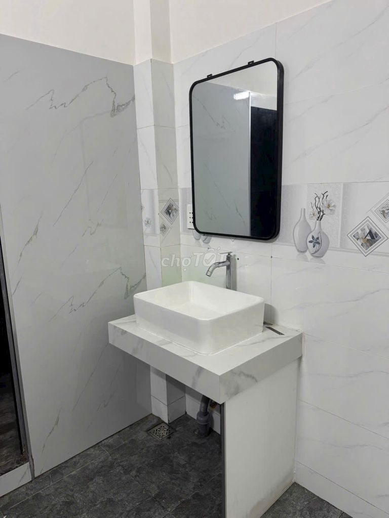 NHÀ 2 TẦNG 4PN 3WC NGUYỄN CÔNG TRỨ