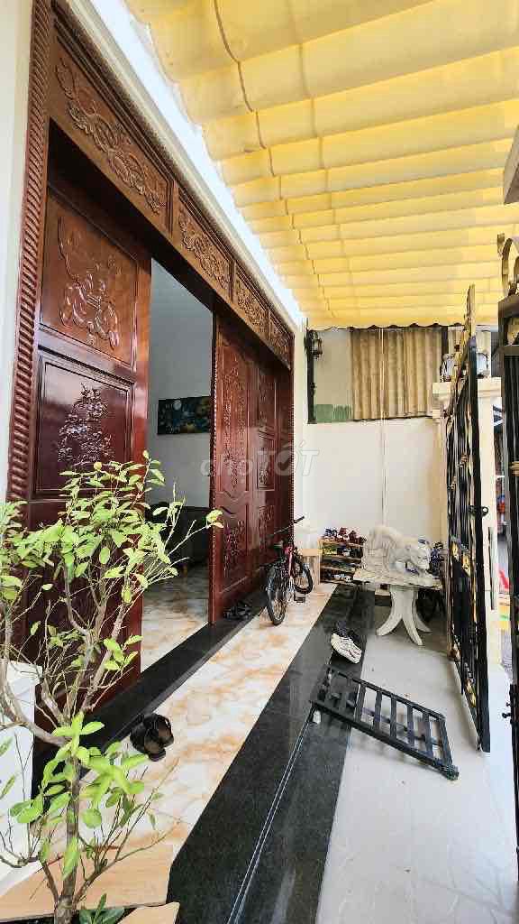 🏡🏡nhà vip linh xuân thủ đức , dt 70m2,  ra  cầu vượt linh xuân 1km