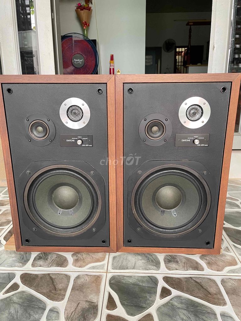 Loa Diatone DS-251 MKII Nâu Nhật Bản. Mua bán Tivi, Âm thanh tại Huyện Trảng Bom Đồng Nai được đăng bởi Trường Phát hình 1