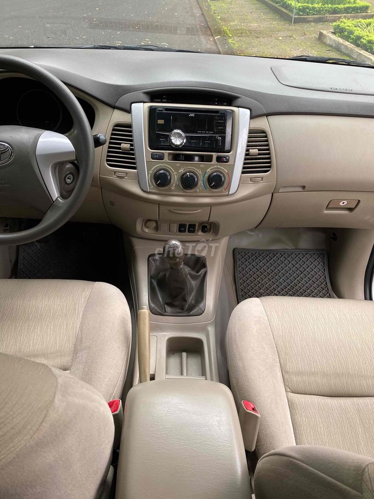 Toyota Innova 2016 2.0E - 110000 km. Mua bán Ô tô tại Thành phố Buôn Ma Thuột Đắk Lắk được đăng bởi Công Toàn hình 3