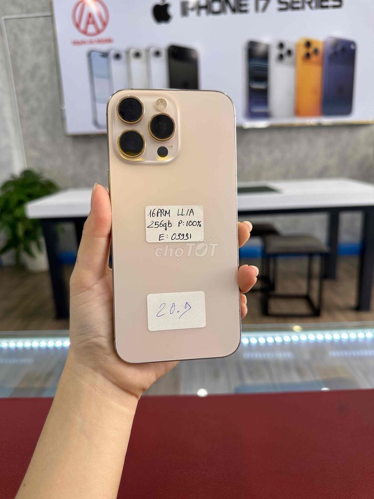 iPhone 16 Pro Max 256GB Vàng LL/A. Mua bán Điện thoại tại Thành phố Thủ Dầu Một Bình Dương được đăng bởi Phong Le hình 1