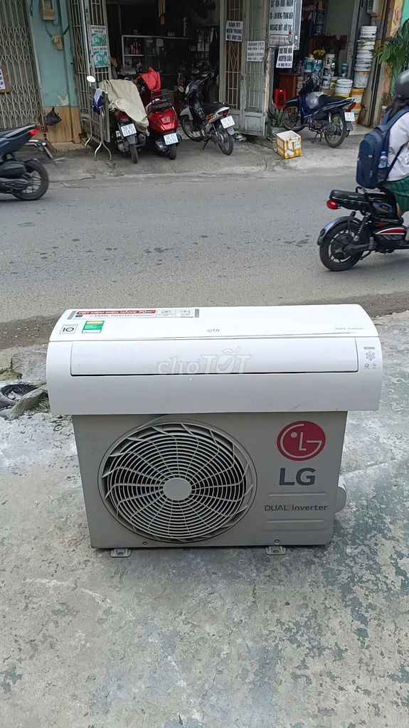 Máy lạnh LG 1,5hp inverter zin mới 95% đẹp xinh