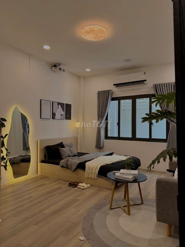 Studio Cửa Sổ Ngay Trung Tâm Quận 1 