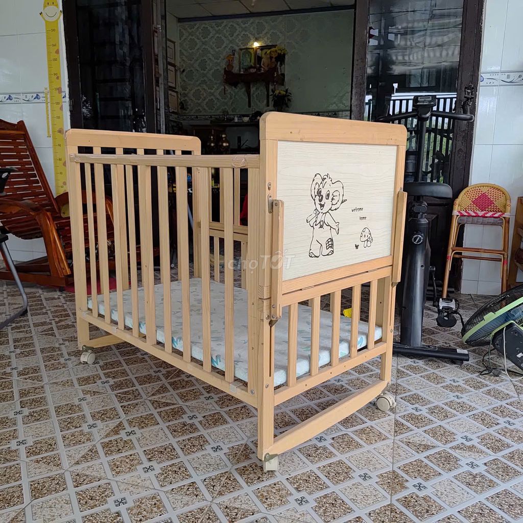 Cũi em bé gỗ màu vàng nhạt 1.2x 0.6m. Mua bán Mẹ và bé tại Huyện Củ Chi Tp Hồ Chí Minh được đăng bởi Huong Nguyen hình 1