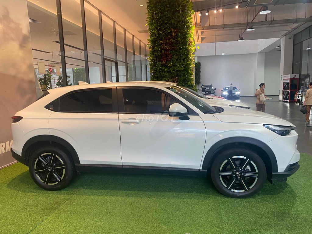 HONDA HRV G 2025 - Siêu Lướt 680 km. Mua bán Ô tô tại Quận 7 Tp Hồ Chí Minh được đăng bởi Showroom Honda Ôtô Sài Gòn Quận 7 hình 5