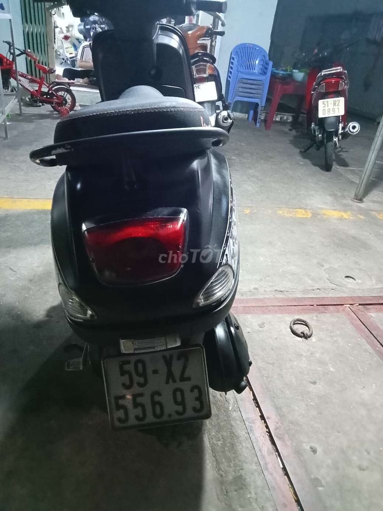 Piaggio Vespa Đen 35.000 km. Mua bán Xe máy tại Thị xã Tân Uyên Bình Dương được đăng bởi Phạm Hoang hình 3