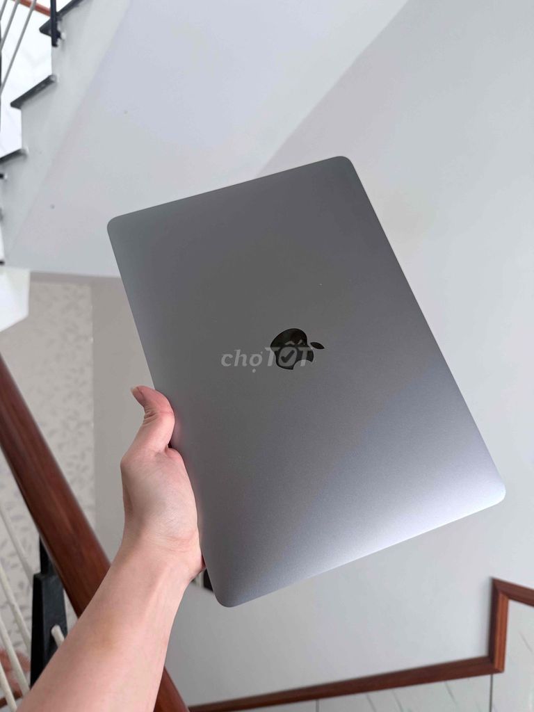 MacBook Pro 2018 i7 16GB 256Gb SSD Full Chức Năng. Mua bán Laptop tại Quận Thanh Khê Đà Nẵng được đăng bởi Tiến Cường hình 1