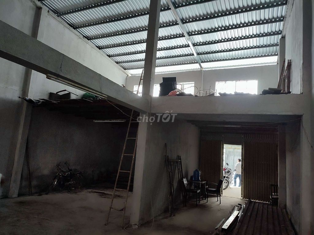 Cho thuê kho xưởng sx gần bến xe miền tây 8*20m