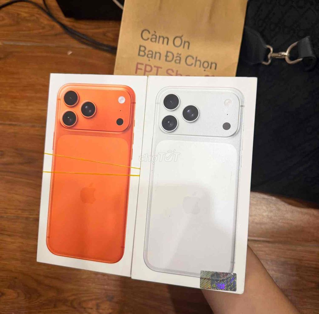 iPhone 17 Pro Max 512GB Cam, Bạc Việt Nam. Mua bán Điện thoại tại Quận Cầu Giấy Hà Nội được đăng bởi người ở lại hình 1