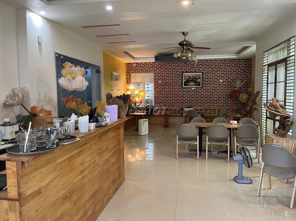 Bán nhà mặt hồ Ngọc Khánh 55m, 5 tầng, MT đẹp, view hồ kinh doanh cafe