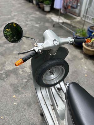 Piaggio Vespa 50S Bạc Nhật