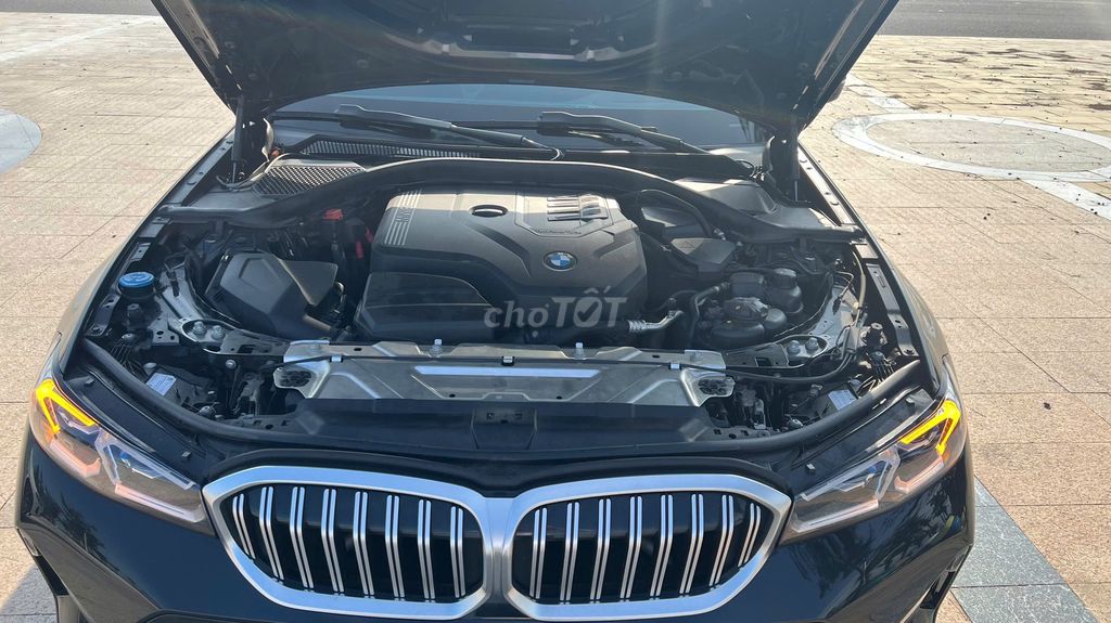 BMW 3 Series 2023 330i M Sport - 36000 km. Mua bán Ô tô tại Quận Liên Chiểu Đà Nẵng được đăng bởi Anh Quy hình 12