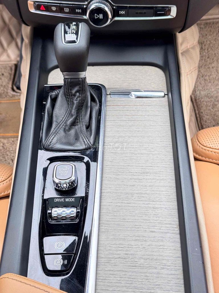 Volvo XC60 T6 awd Inscription 2018. Mua bán Ô tô tại Quận Long Biên Hà Nội được đăng bởi Trang Gala hình 12