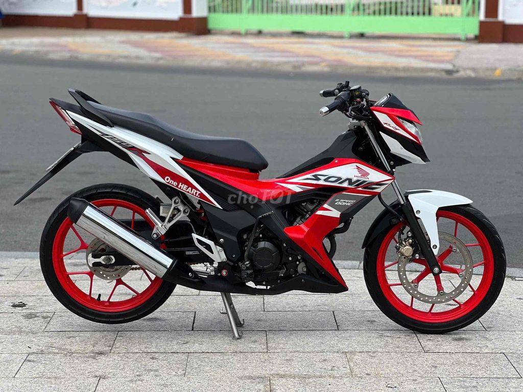 Honda Sonic 150 2023 Trắng Đỏ 15.000km. Mua bán Xe máy tại Quận 11 Tp Hồ Chí Minh được đăng bởi Hưng Từ hình 3