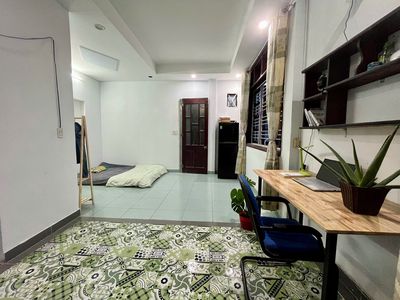PHÒNG CÓ BAN CÔNG ĐẦY ĐỦ NỘI THẤT TRONG NHÀ NGUYÊN CĂN NGÃ TƯ THỦ ĐỨC. Cho thuê phòng trọ tại Thành phố Thủ Đức Tp Hồ Chí Minh được đăng bởi Nguyễn Đức Lộc