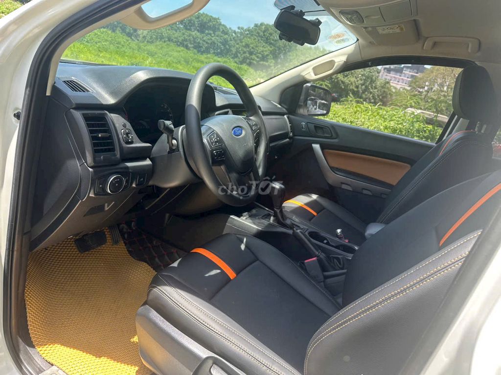 Ford Ranger XLS 2018 số tự động màu trắng. Mua bán Ô tô tại Huyện An Dương Hải Phòng được đăng bởi Dương Khang hình 5