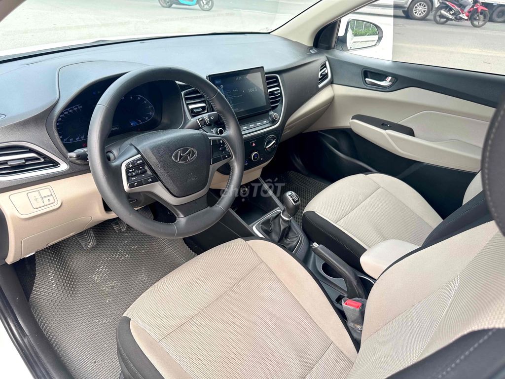 Hyundai Accent 2023 1.4 MT Trắng 5500 km. Mua bán Ô tô tại Quận Hoàng Mai Hà Nội được đăng bởi Thang Pham hình 6