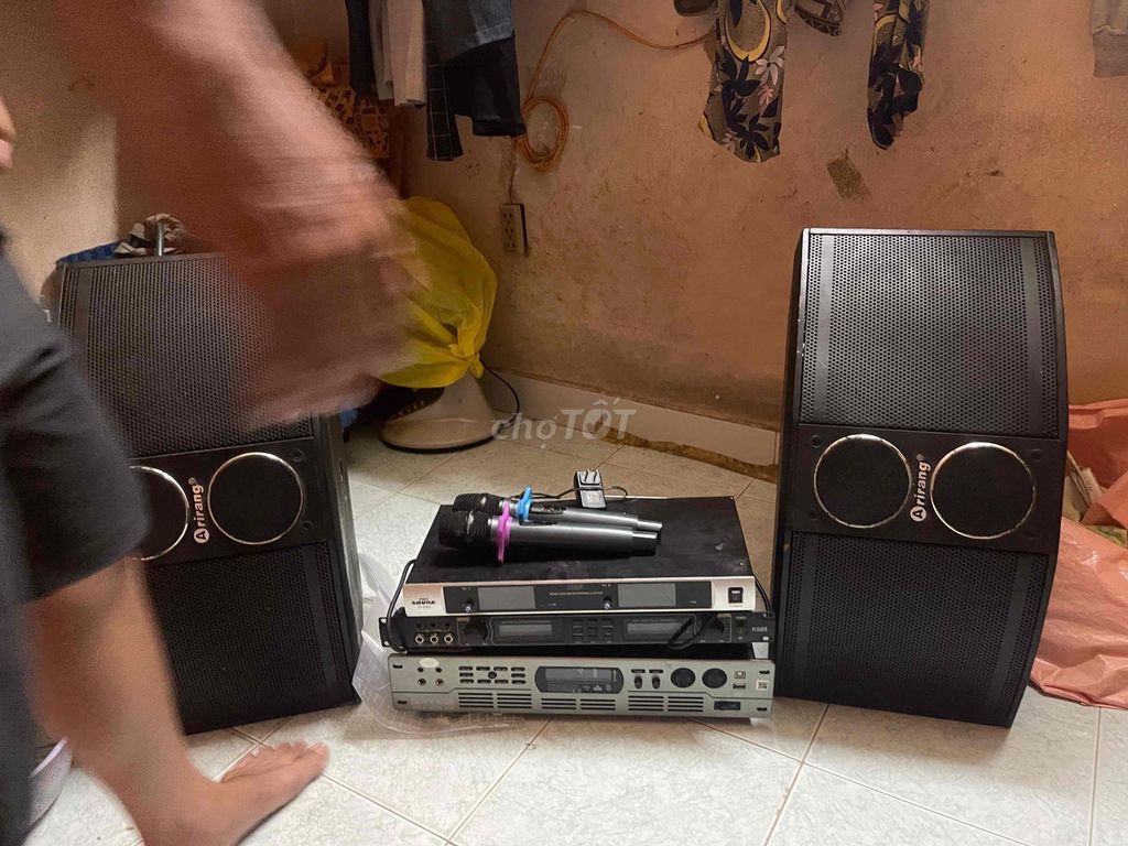 Bộ hát karaoke Arirang, Shure, Guinness Đen, Bạc. Mua bán Tivi, Âm thanh tại Quận Tân Phú Tp Hồ Chí Minh được đăng bởi thế giới đồ cũ thanh lý hình 1