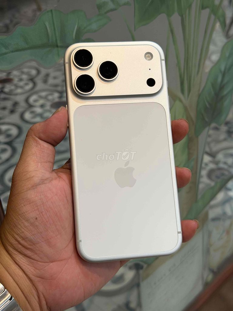 Apple iPhone 17 Pro Max Trắng 99% Dính laze camera. Mua bán Điện thoại tại Quận Hoàng Mai Hà Nội được đăng bởi Bui Gia Trong hình 1