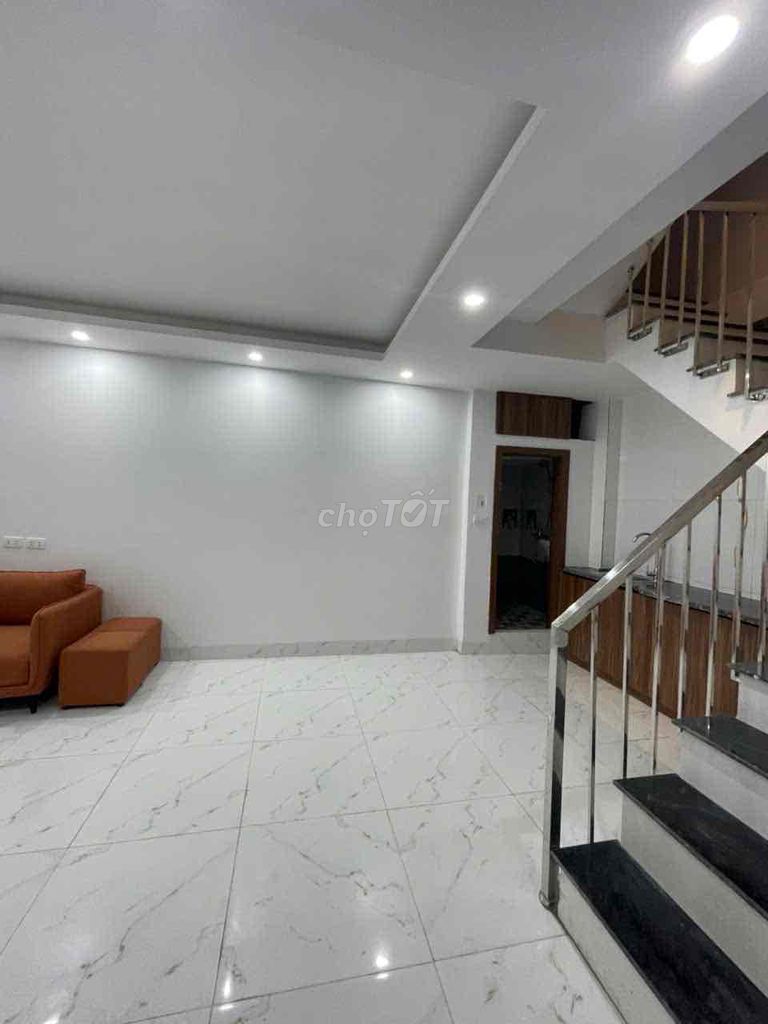 Красивый дом Ким Ма, Ба Динь. 30 м2, 4 т, 3 спальни. 12 стр.