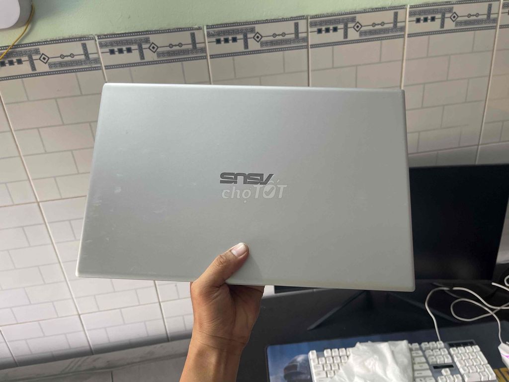 Asus Vivobook i5-8th Gen 8GB/256GB. Mua bán Laptop tại Thị xã Tân Uyên Bình Dương được đăng bởi lê âu hình 1