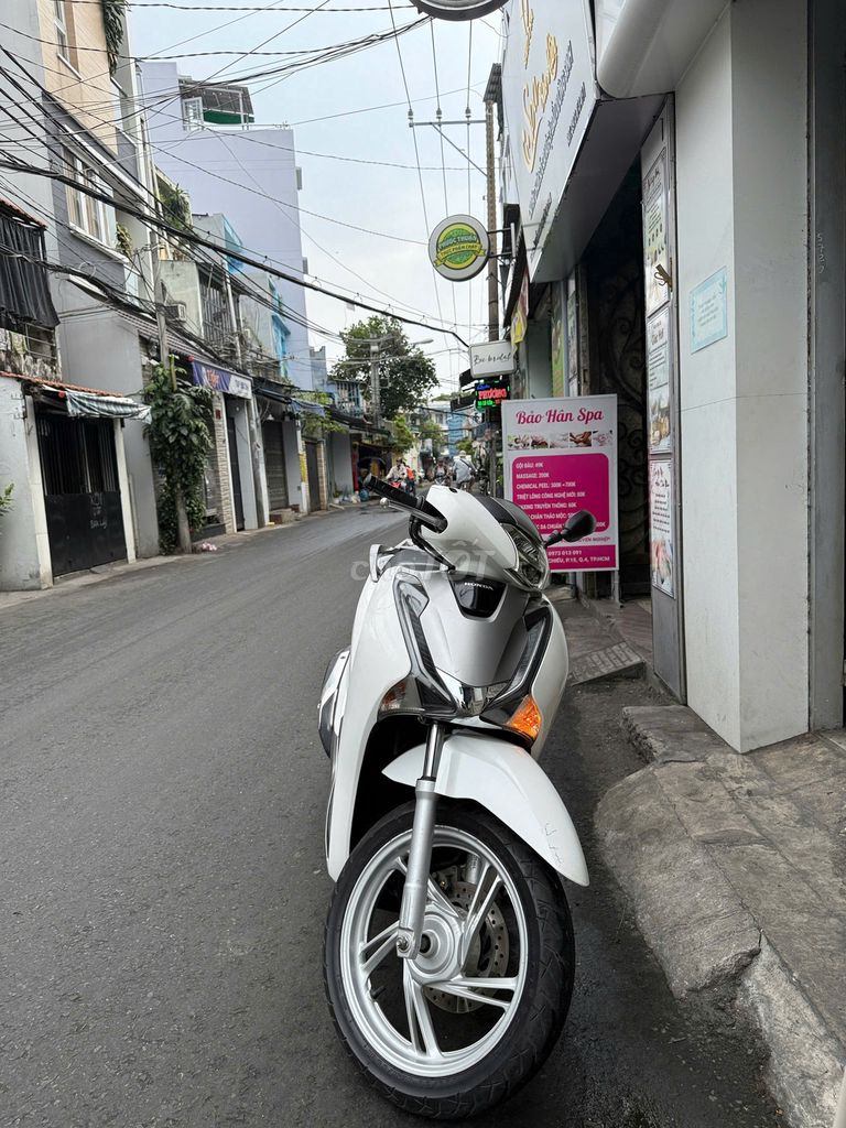 Bán xe SH 2019 màu trắng 53 triệu. Mua bán Xe máy tại Quận 4 Tp Hồ Chí Minh được đăng bởi KHUYẾN hình 1