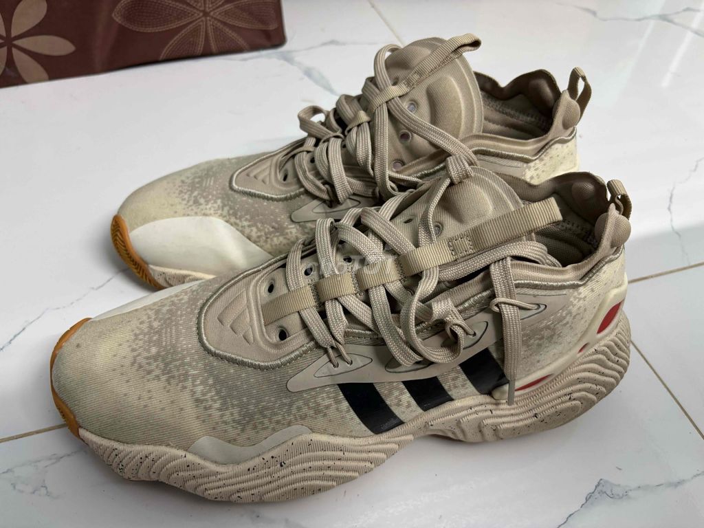 Em cần thanh lý giày Trea Young 3 size 43 1/3