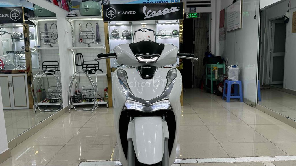 Sh 125 Cuối 2022 chính chủ ký  bao zin đẹp