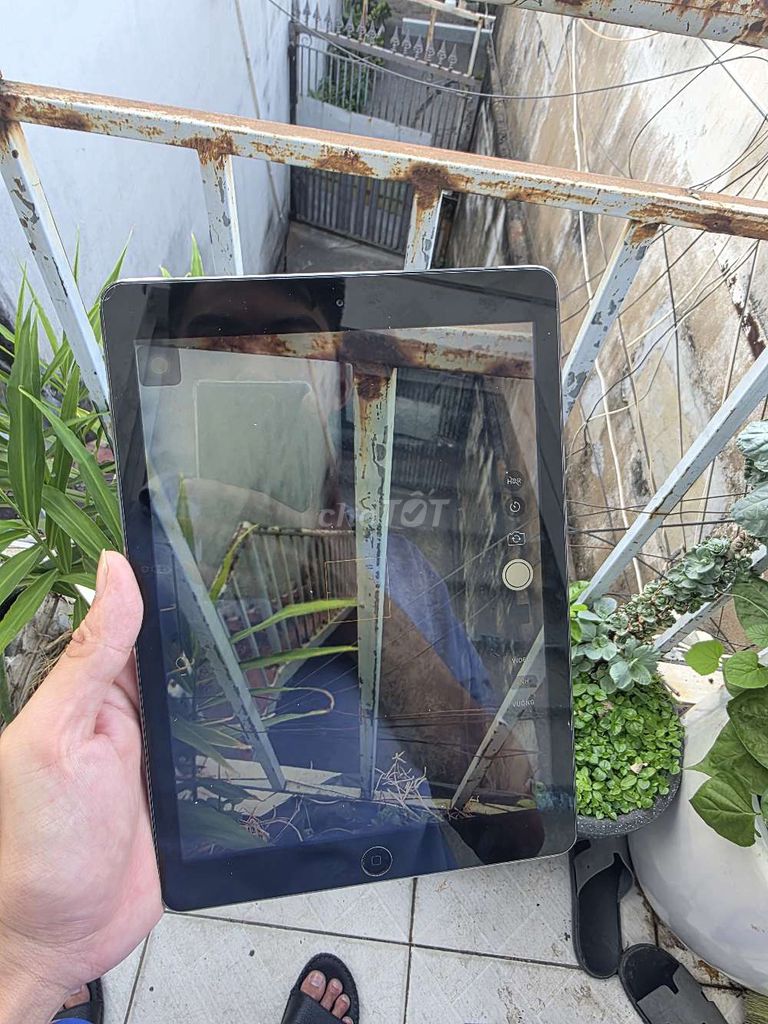 Apple iPad Air 16GB Xám. Mua bán Máy tính bảng tại Quận 7 Tp Hồ Chí Minh được đăng bởi Trường Giang Nguyễn hình 1