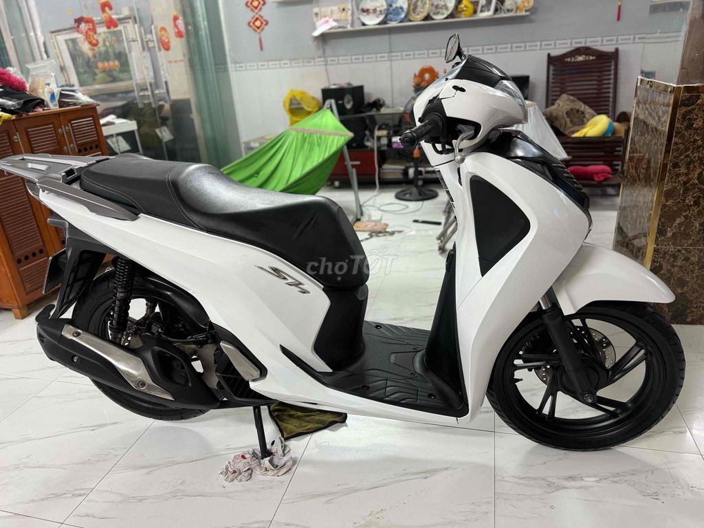 Honda SH 125 2019 Sporty Trắng đen GÓP CẦN CCCD. Mua bán Xe máy tại Quận Ninh Kiều Cần Thơ được đăng bởi XE MÁY HOÀNG YẾN hình 2