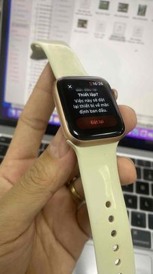 Apple Watch Series 5 40mm Đã Sử Dụng, hỗ trợ giá. Mua bán Thiết bị đeo thông minh tại Quận Thanh Xuân Hà Nội được đăng bởi Hải