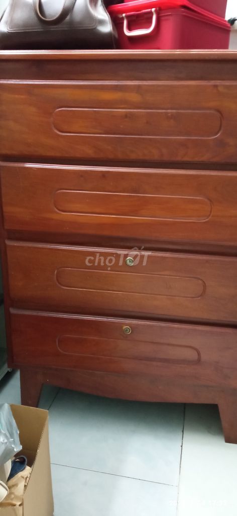 Tủ nhiều ngăn có khoá 1m2x 95x50, gỗ tự nhiên.