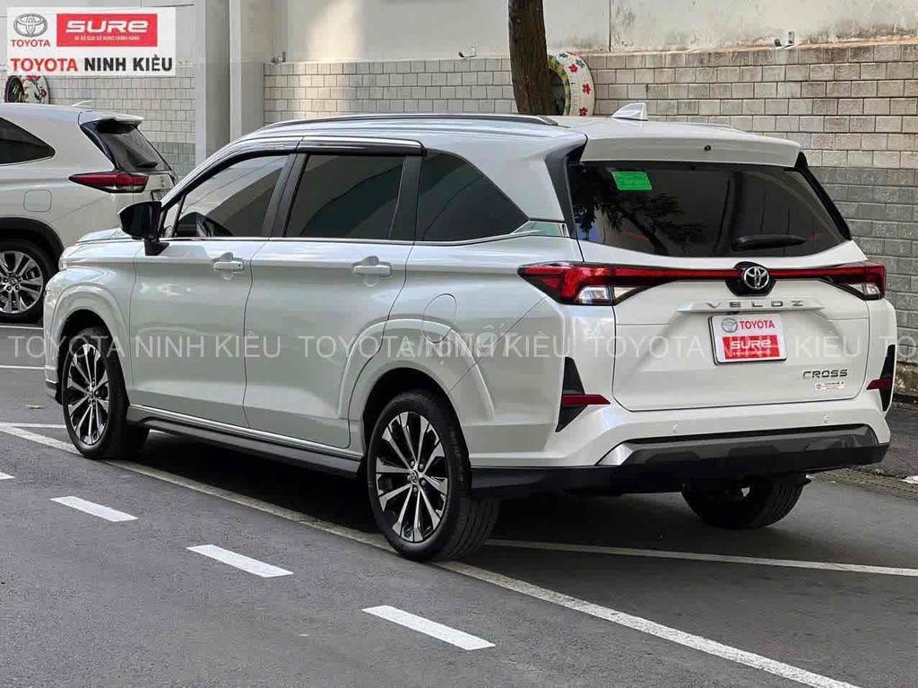 Toyota Veloz Cross Top 2024 Trắng 16.000 km. Mua bán Ô tô tại Quận Ninh Kiều Cần Thơ được đăng bởi Thuý Ngọc Toyota hình 9