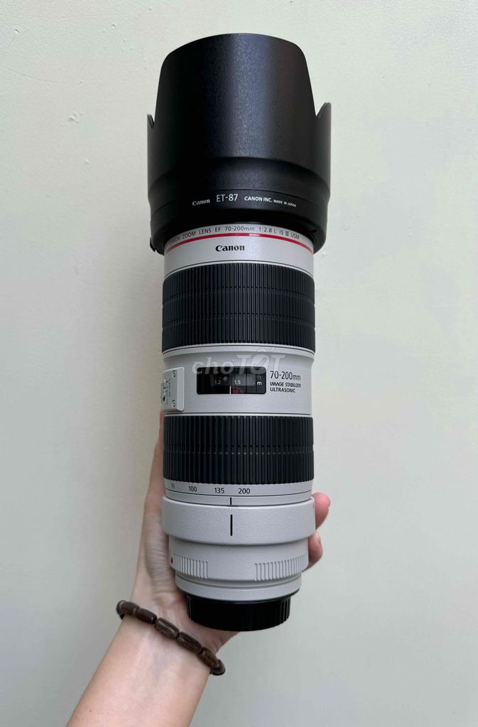 Canon EF 70-200mm F2.8 L IS III USM .