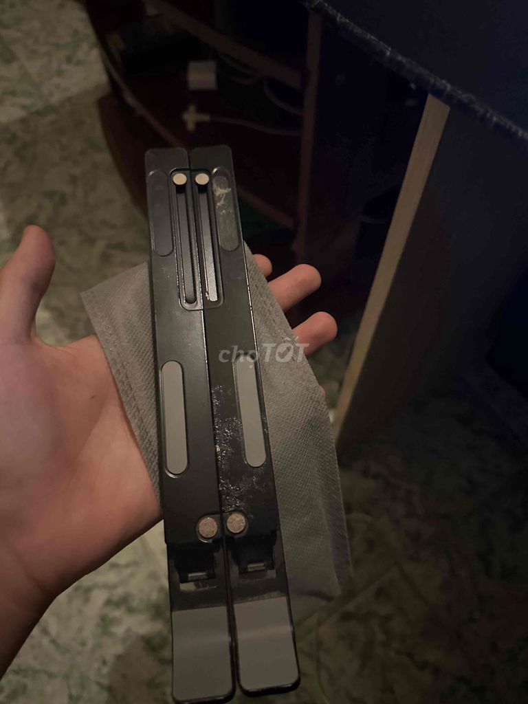 Đế kê laptop kim loại tản nhiệt Đen. Mua bán Phụ kiện (Màn hình, Chuột...) tại Quận Gò Vấp Tp Hồ Chí Minh được đăng bởi Hoàng Long hình 1