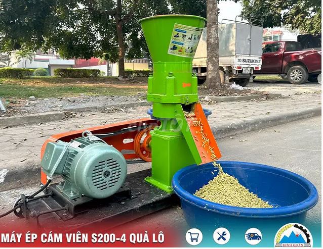 Máy ép cám viên 4 quả lô 350kg 1 g