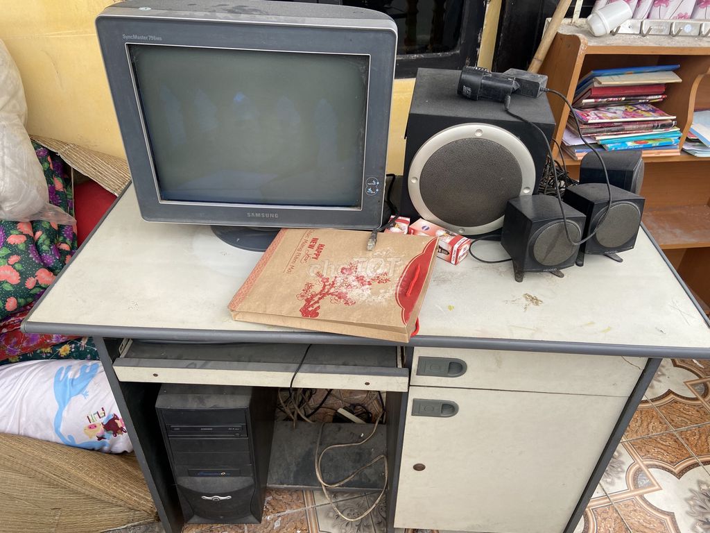 Bán máy tính cổ. Mua bán Máy tính để bàn tại Huyện Gia Lâm Hà Nội được đăng bởi Thành Phạm's hình 1