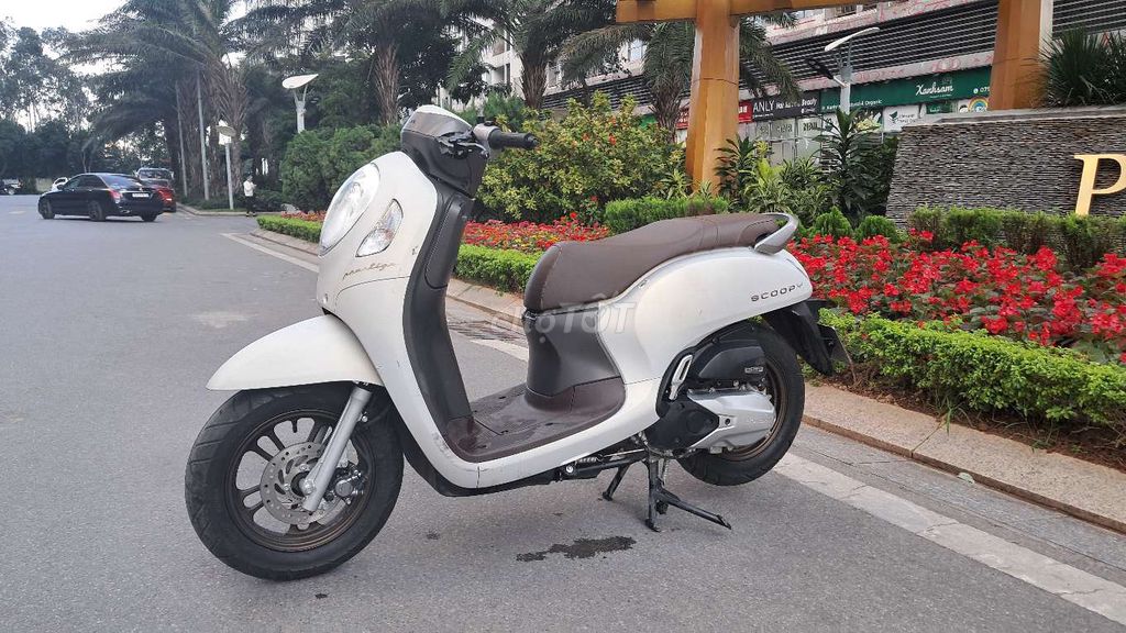 Honda Scoopy Trắng. Mua bán Xe máy tại Quận Hai Bà Trưng Hà Nội được đăng bởi bùi hữu liêm  hình 3