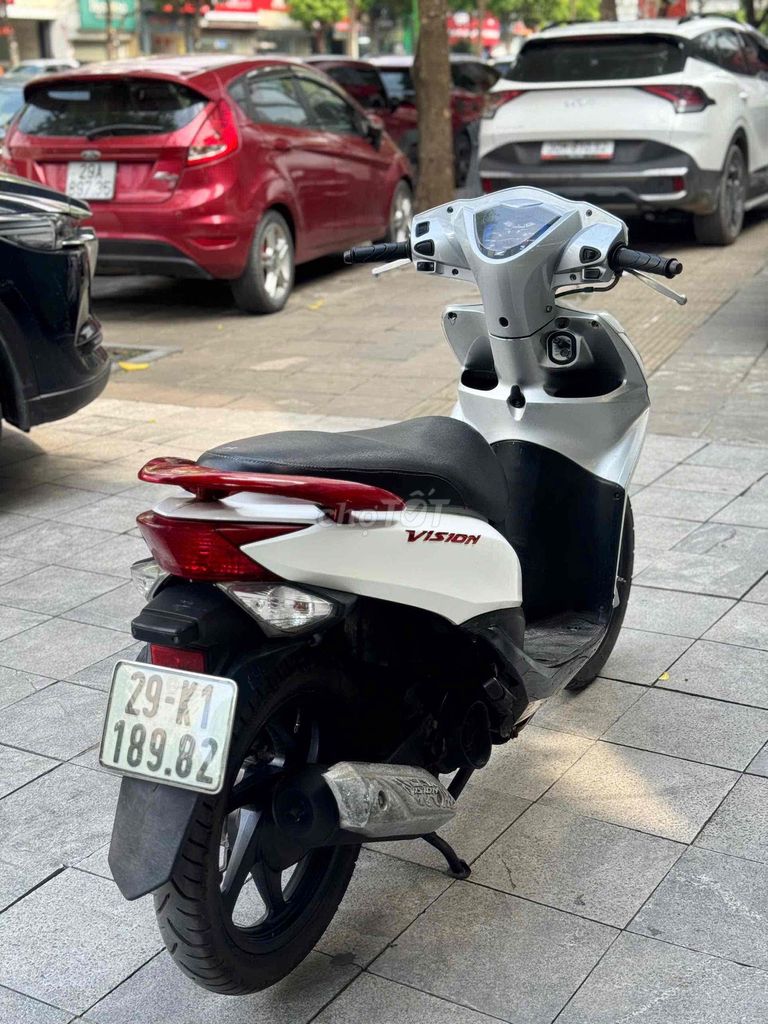 Белая Honda Vision 2015 инжектор