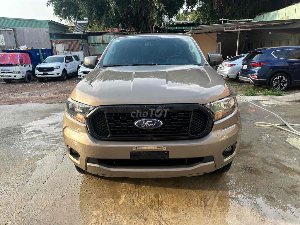 Ford Ranger с золотым песком и белым покрытием из 100% цинка