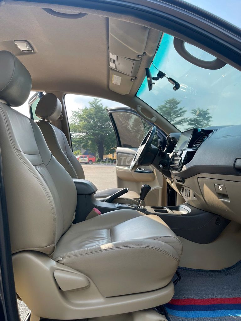 Toyota Fortuner 2012 2.7V xám xi măng đẹp gắt xe. Mua bán Ô tô tại Quận Thanh Xuân Hà Nội được đăng bởi Vạn Phát  Auto hình 11