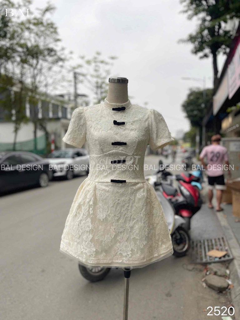 Váy nữ ren cổ lọ trắng. Mua bán Quần áo tại Thành phố Thái Nguyên Thái Nguyên được đăng bởi Lương Thu Hiền hình 1