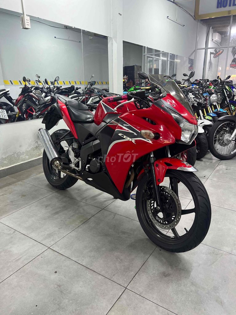 Cần bán Honda CBR150 nhập Thái ĐK 2013 Biển Tphcm