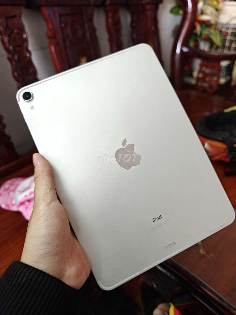 iPad Pro 2018 Bản 4G/Wifi 256GB Màn Zin Ám Vàng. Mua bán Máy tính bảng tại Quận 11 Tp Hồ Chí Minh được đăng bởi Quế Nghĩa Mobile hình 1