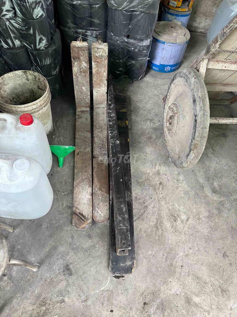 Dư 1 cặp càng xe nâng 9 tấc và 1 cặp bọc càng 1.2m. Mua bán Phụ tùng xe tại Huyện Gò Công Tây Tiền Giang được đăng bởi Đăng Huy hình 1