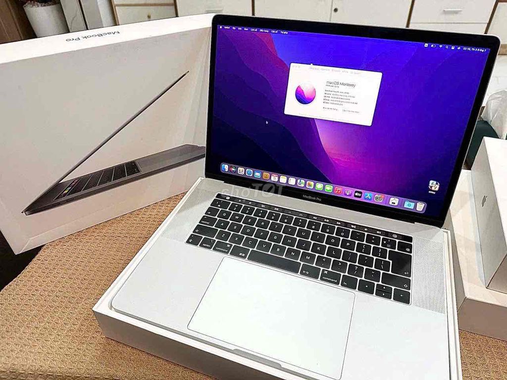 💻 MacBook Pro 2018 i7 15 inch 16GB/256GB Silver 99. Mua bán Laptop tại Quận Bình Tân Tp Hồ Chí Minh được đăng bởi POLY STORE APPLE hình 1