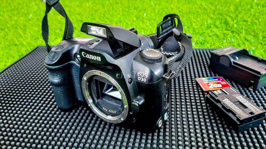0767754321 - Nguyên bộ máy ảnh Canon D3O made in Japan mới 90%
