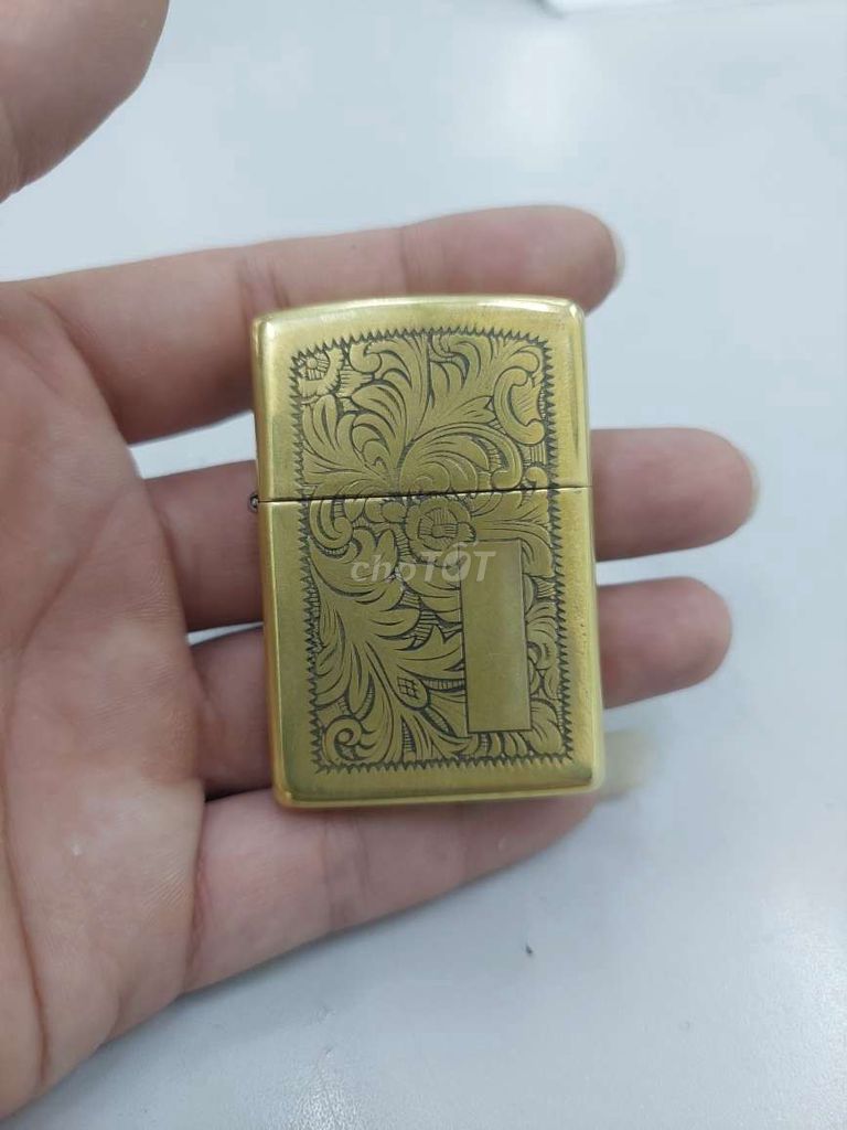 Zippo Ven ý Brass la mã XIV 1998