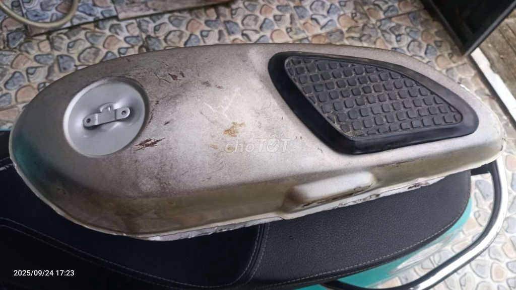 bình xăng xe 67 hay 68 sơn zin hao mòn theo năm th. Mua bán Phụ tùng xe tại Quận 3 Tp Hồ Chí Minh được đăng bởi Dương Kiệt hình 1