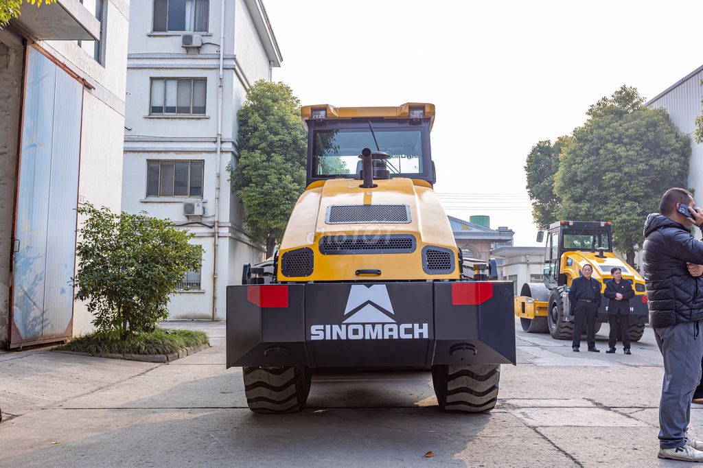 Máy lu 20T 2 CẦU  Sinomach GYS202J  NHẬP KHẨU. Mua bán Phương tiện khác tại Thành phố Thủ Dầu Một Bình Dương được đăng bởi NguyenTuan hình 4